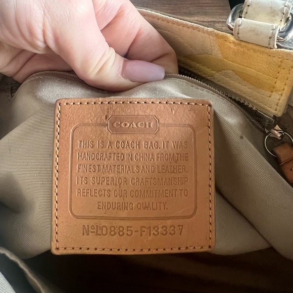 Coach Hampton Optic Signature Stripe Carryall Shoulder Bag Spring Yellow - Picture 11 of 16